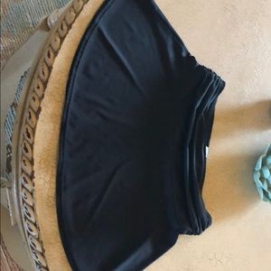 Black swim hip hider skirt size M. Just the skirt